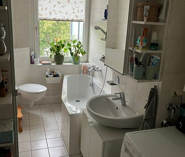 Geräumige 3-Raum-Wohnung mit Einbauküche - Foto 1