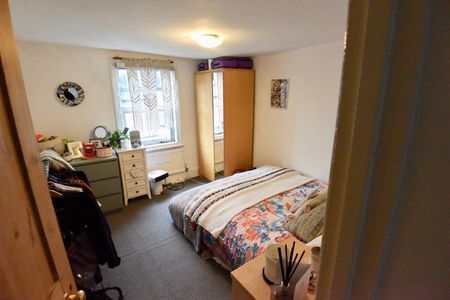 2 Bed Flat, Branksome Road, SW2 - Photo 2