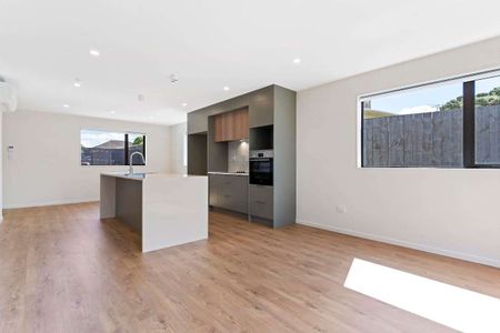 Stunning New Build Home on Claymore Street! - Photo 3