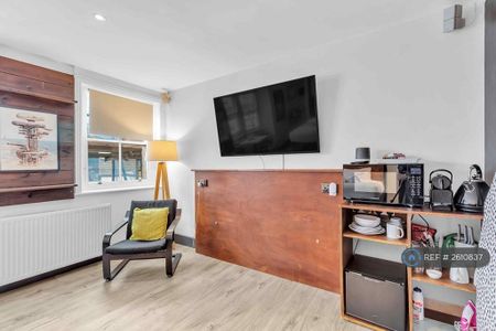 1 bedroom flat to rent - Photo 2