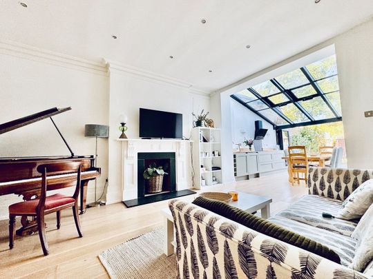 3 Bed Maisonette, Kew Road, TW9 - Photo 1