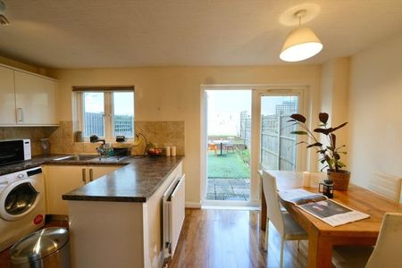 Room in a Shared House, Bermondsey Station, SE16 - Photo 5