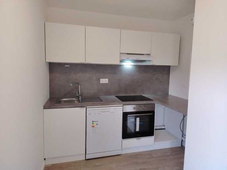 Location Appartement 3 pièces 66m² NOTRE DAME DE BONDEVILLE 76960 - Photo 2