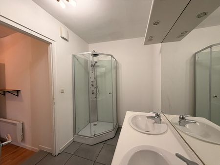 Location Appartement 4 pièces 50m² - Photo 3