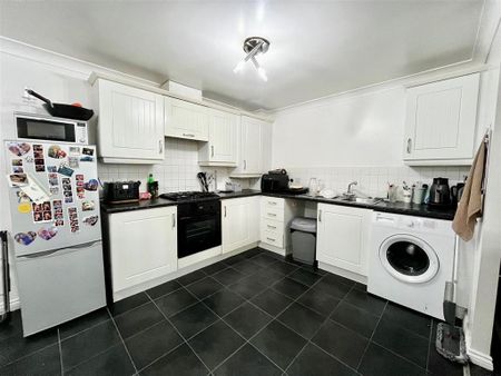 2 bedroom apartment to rent - Photo 5