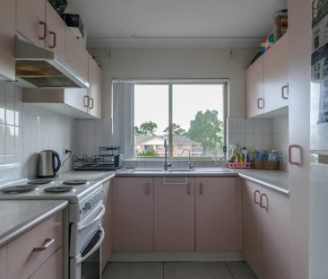 “Cosy Apartment Living in Bankstown” - Photo 6