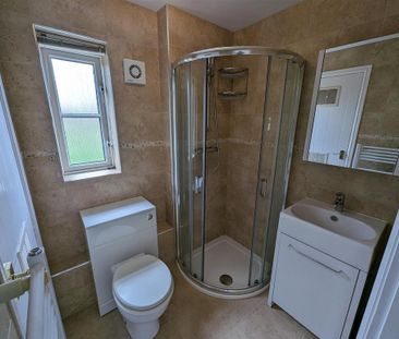 3 bedroom semi-detached house to rent - Photo 5