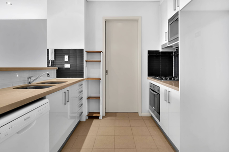 Unfurnished One Bedroom Apartment - Photo 3