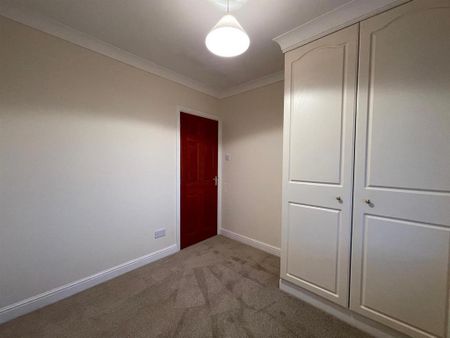 3 bedroom detached bungalow to rent - Photo 4