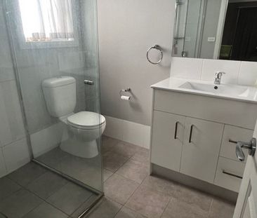 Executive Villa located in a quite Cul-De-Sac - Photo 4