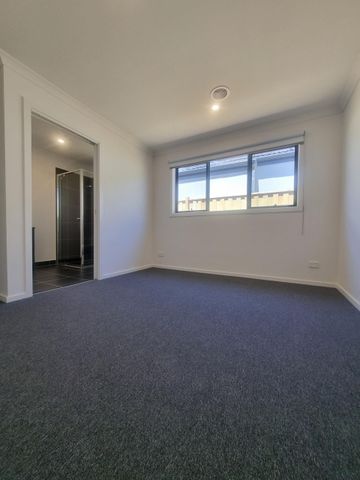 Brand New Luxury Living - Photo 2