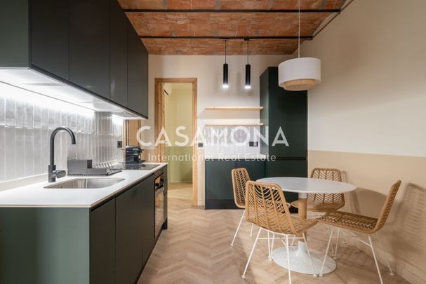 Recently Renovated 2 Bedroom Apartment in Poble Sec - Photo 1