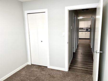 6332 Hewson (Main Level) All Utilities Included! - Photo 2