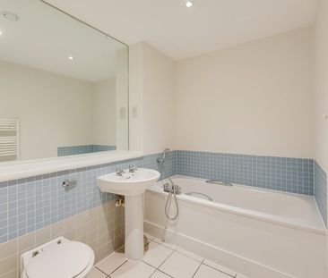 2 Bed Flat - Photo 5