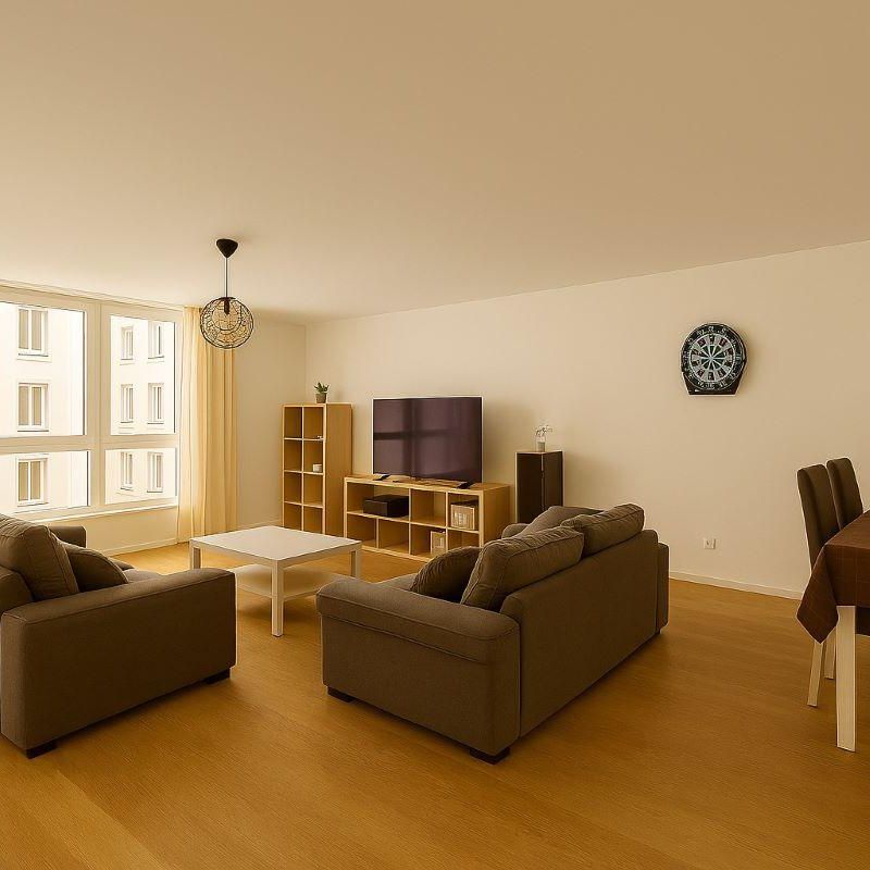 SPACIEUX ! APPARTEMENT DE 4.5 PIECES PROCHE DE TOUTES LES COMMODITES ! - Photo 1