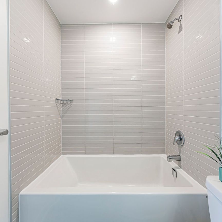 For Lease - 3200 william coltson Avenue Unit# 524, Oakville, Ontario - Photo 1