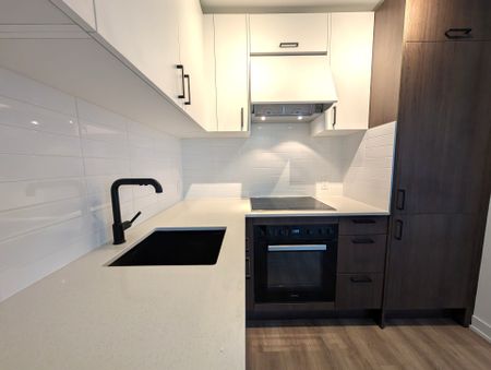 For Lease - 1 Quarrington Lane Unit# 2012, Toronto, Ontario - Photo 2