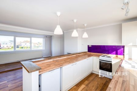 3 bedroom house to rent Sandy Beach Estate, PO11 - Photo 4