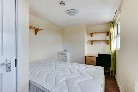 6 bedroom house to rent - Photo 3