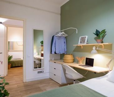 Carrer de Villarroel, Barcelona, Catalonia 08036 - Photo 2