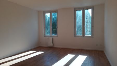 Location Appartement 3 pièces 73m² ELBEUF 76500 - Photo 2