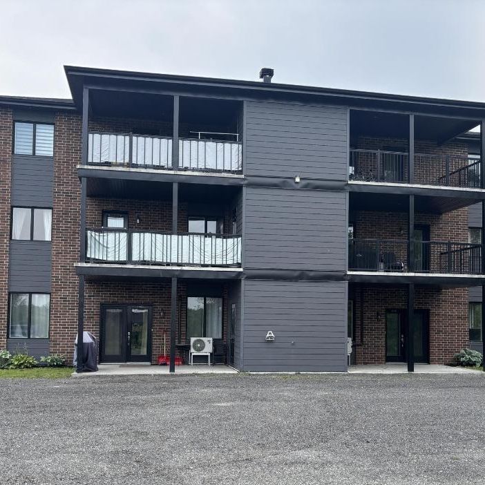 4 1/2 À LOUER (ST-DENIS-DE-BROMPTON) - Photo 1