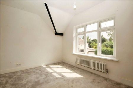 4 bedroom semi-detached house to rent - Photo 5