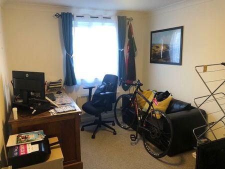 Guinevere House, Redhill, RH1 4AZ - Photo 3