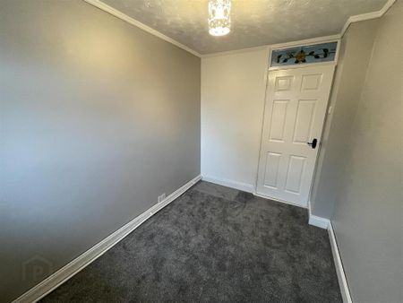 35 Glenalina Park, Belfast, BT12 7LD - Photo 3