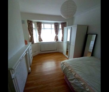 Room in a Shared Flat, Parchmore Way, CR7 - Photo 2