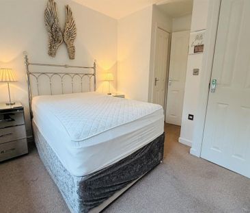 2 bedroom semi-detached house to rent - Photo 4