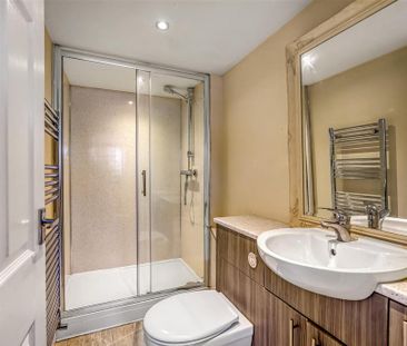 3 bedroom semi-detached house to rent - Photo 2