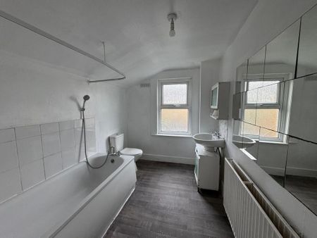 2 bedroom terraced house to rent - Photo 5