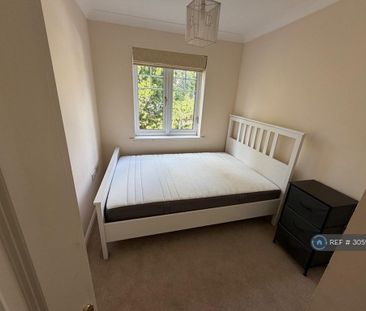1 bedroom in a flat share to rent - Photo 4