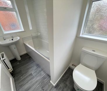 2 bedroom semi-detached house to rent - Photo 6