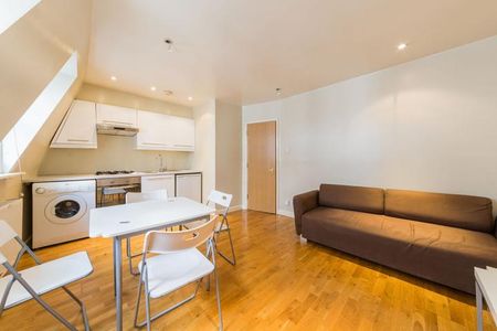 City Location 1 bedroom property with balcony near old street station - Photo 3