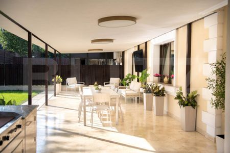 Vilă Superbă, Superfinisată, cu Piscină Încălzită, zo - Fotografie 3