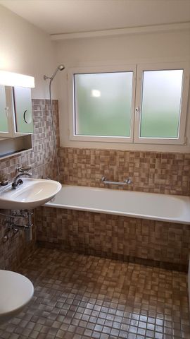 "Grosszügige Wohnung an schöner Lage! "Mieten ohne Kaution"" - Photo 4