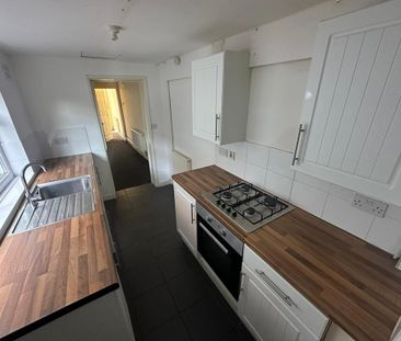 2 bedroom terraced house to rent - Photo 3