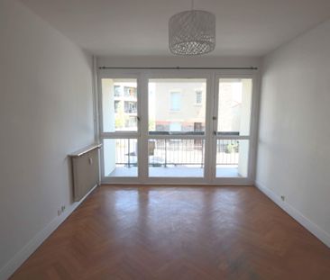 Location Appartement 2 pièces 49m² CHAMALIERES 63400 - Photo 3