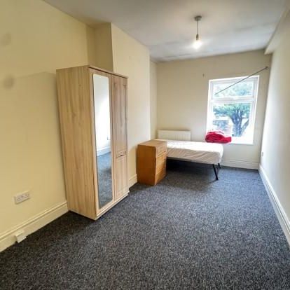 4 bedroom house to rent - Photo 1