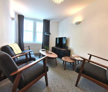 2 bedroom flat to rent - Photo 4