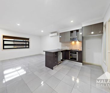 Private and Exceptionally Located - Photo 4