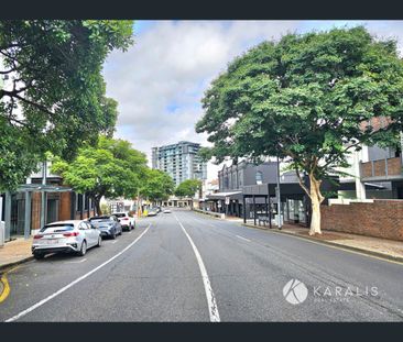 370 Sandgate Road, Albion, Qld 4010 - Photo 1
