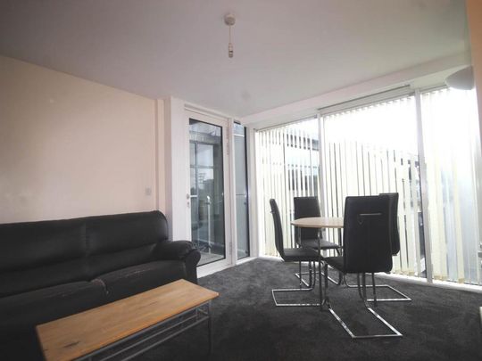 2 bedroom flat to rent - Photo 1