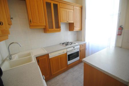 2 bedroom ground floor flat to rent - Photo 5