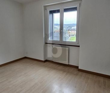 JOLIE VUE SUR LE LAC ET ENTIÉREMENT RÉNOVÉ - Foto 2