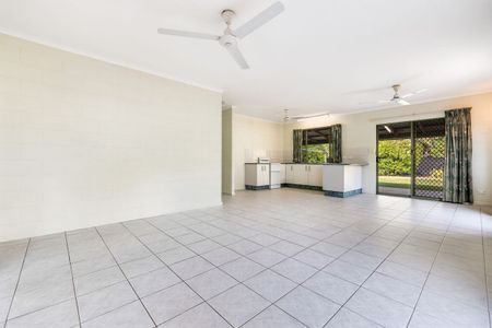 FAMILY LIVING WITH LARGE YARD - Photo 2