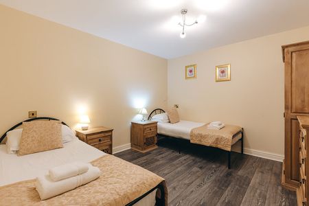 Netley Hall Cottages - Photo 4