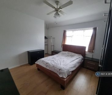 2 bedroom end of terrace house to rent - Photo 3